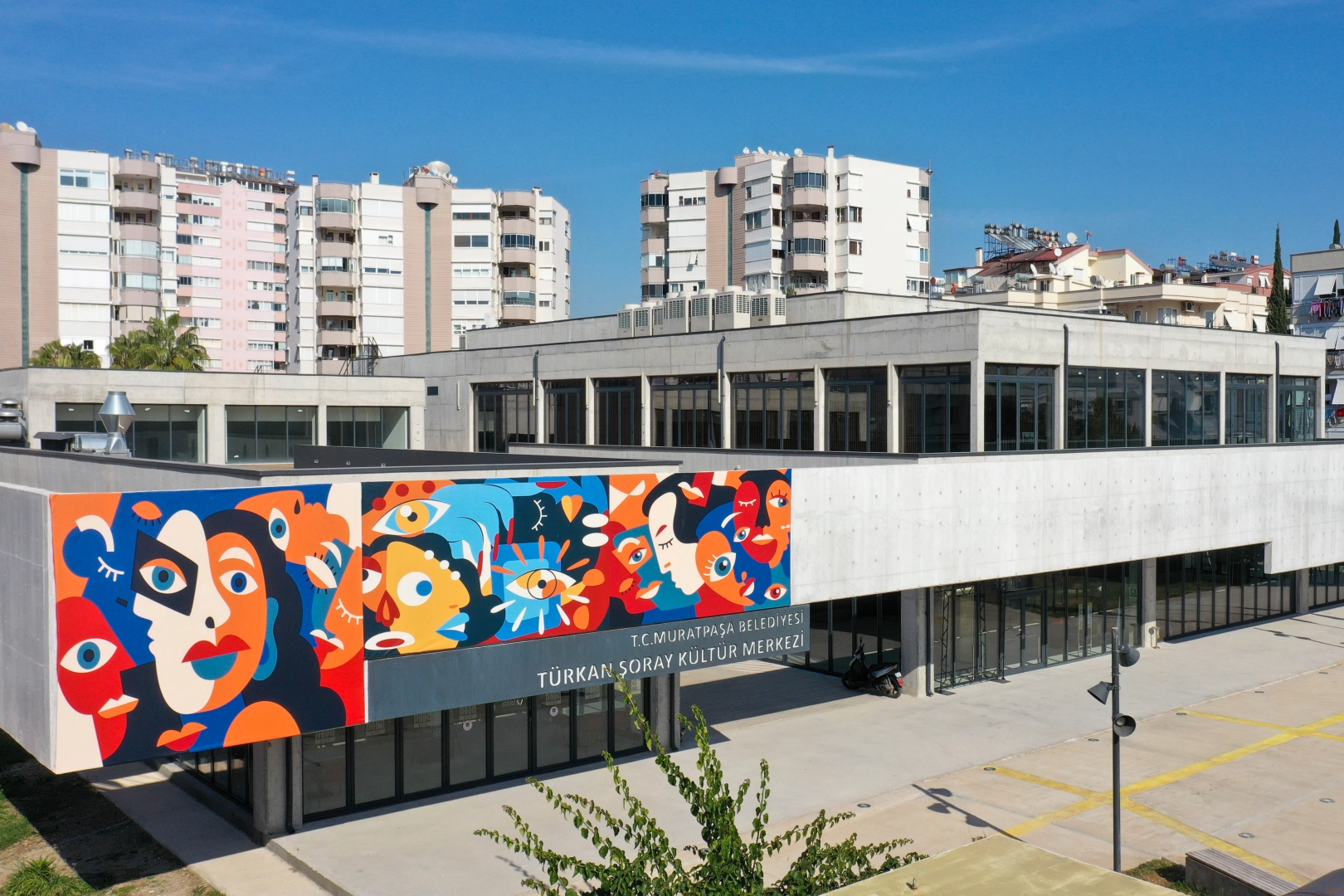 Dışavurumcu sanatın ustası 'Velhasıl' ile Muratpaşa'da