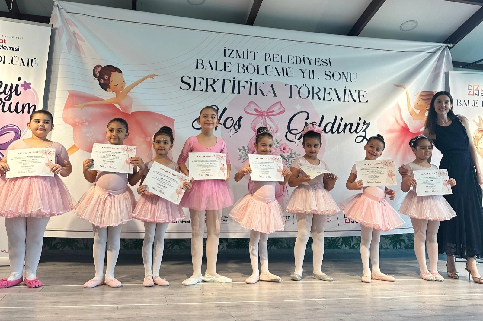 İzmit'te minik balerinler Sanat Akademisi’nde ışıldadı