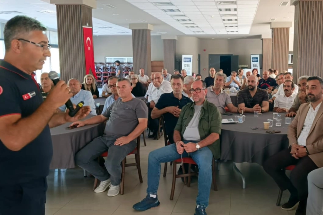 Kocaeli muhtarlarına üç boyutlu eğitim