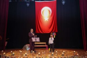 Mustafa Yalçın’dan ‘vatan’ şiiri