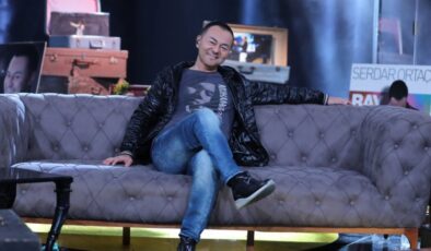 Serdar Ortaç’tan zamana ‘akustik’ yolculuk
