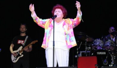 Selda Bağcan, Almanya’da sahne aldı