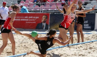 EHF Avrupa U17 Plaj Hentbolu’nda ikinci gün tamamlandı