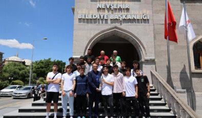 Nevşehir Belediyesi sporcularına Savran’dan tebrik