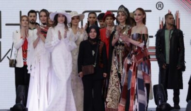 Rize’de Hacere Orhan defilesi büyüledi
