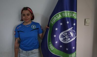 Simay Kulakçeken yuvaya döndü