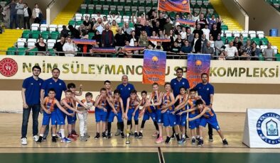 Yeşimspor U11’de namağlup şampiyon