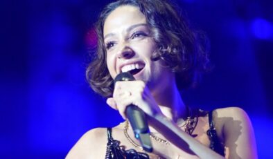 Zeynep Bastık’tan Boğaz’da muhteşem gece
