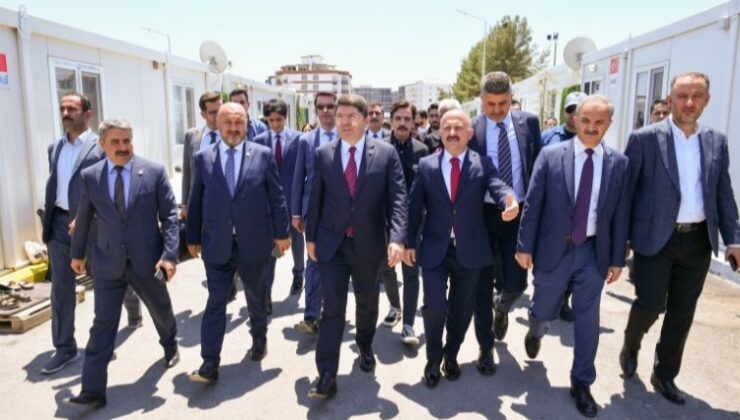 Bakan Tunç’tan Adıyaman’da afetzedelere ziyaret