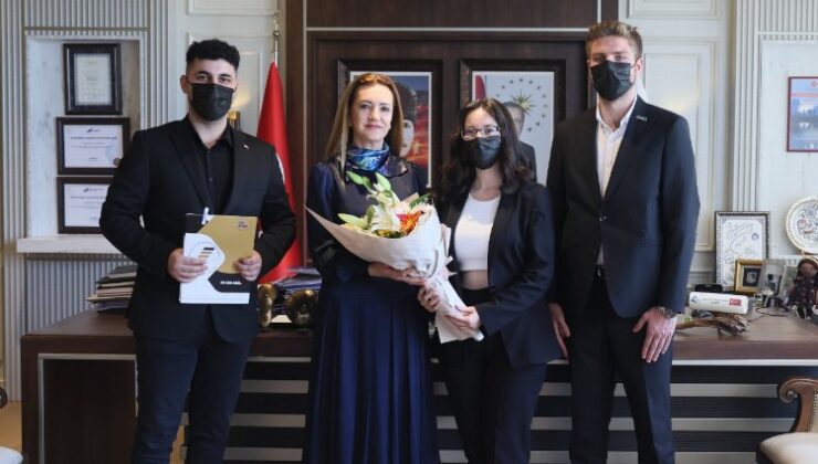 DEÜ İşletme Öğrenci Topluluğu’na üç ödül