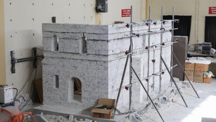 Dokuz Eylül’ün laboratuvarı riskli binaları tespit ediyor