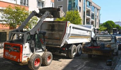 İzmir Karabağlar asfaltlamada sıcak dinlemiyor