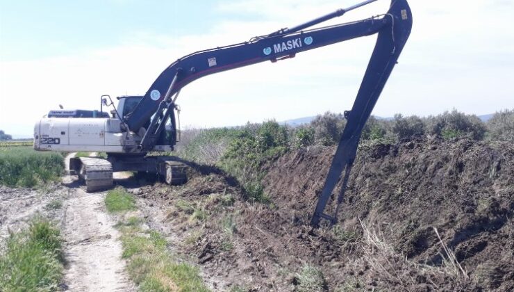 Manisa Mecidiye’de dere yatakları temizlendi
