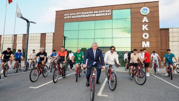 Sakarya’da genç sporcularına bisiklet ödülü